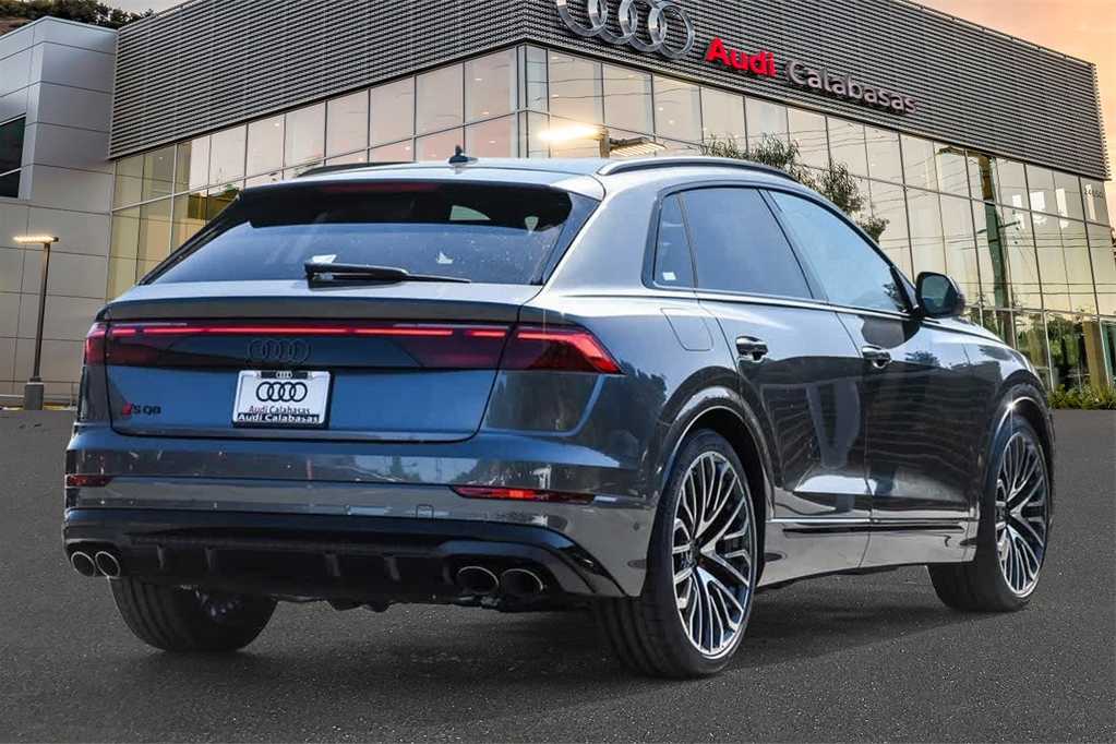 2024 Audi SQ8 Premium Plus 4