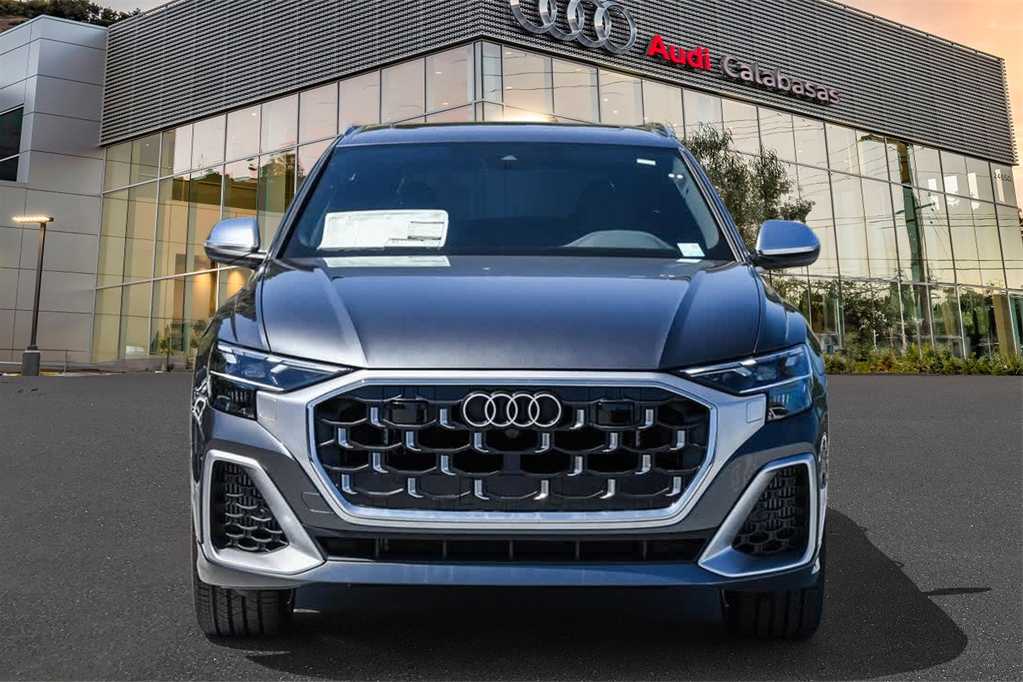 2024 Audi SQ8 Premium Plus 2