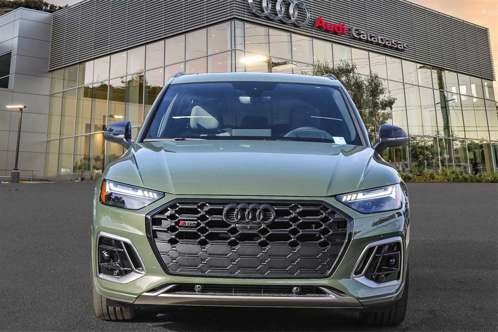 2025 Audi SQ5 Prestige 2