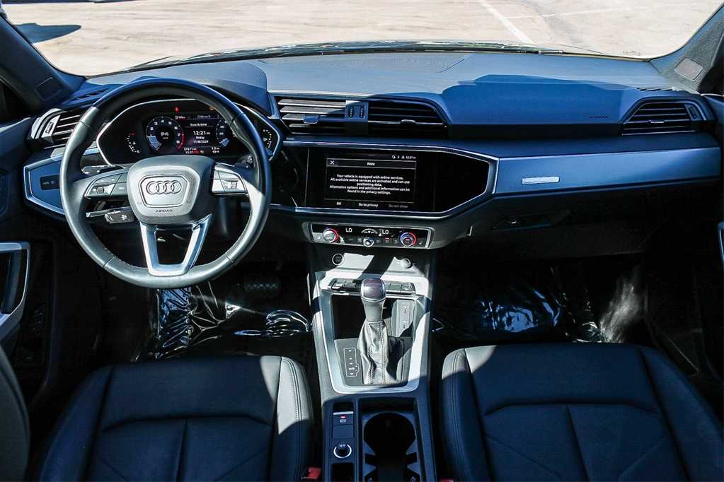 2022 Audi Q3 S line Premium 12