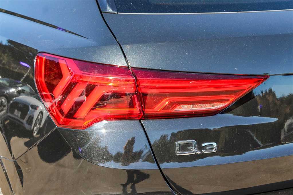 2022 Audi Q3 S line Premium 7