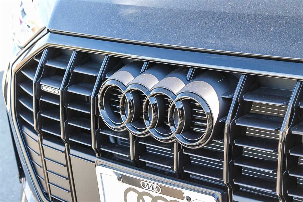 2025 Audi Q3 S line Premium 9