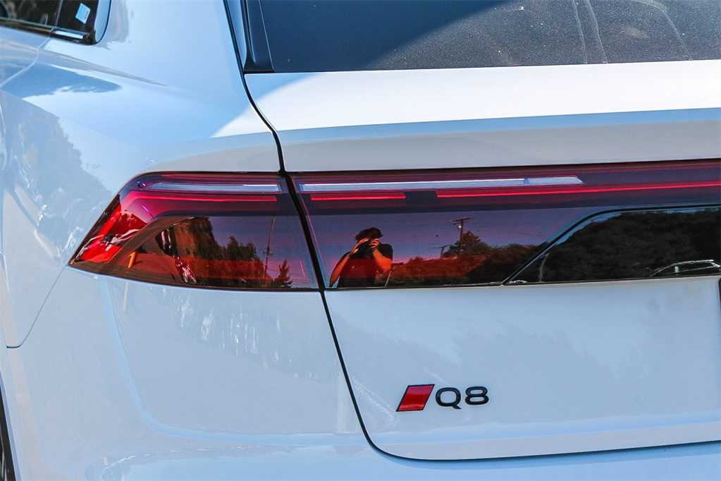 2024 Audi Q8 Premium Plus 7