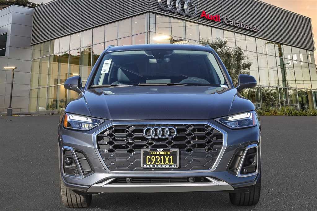 2022 Audi Q5 S line Premium 2