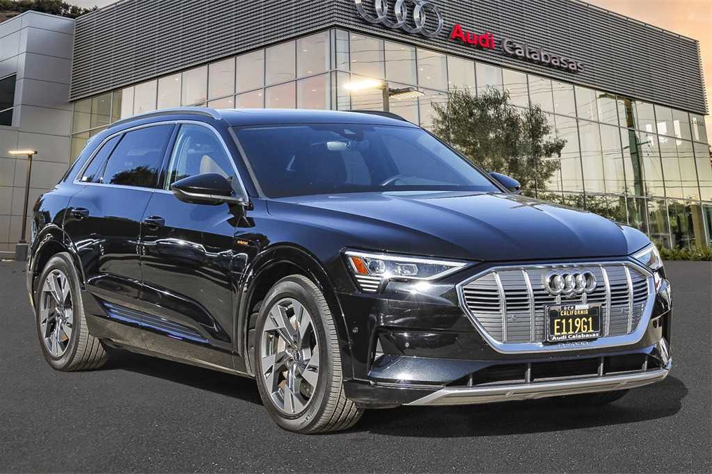 2022 Audi e-tron Premium Plus 3