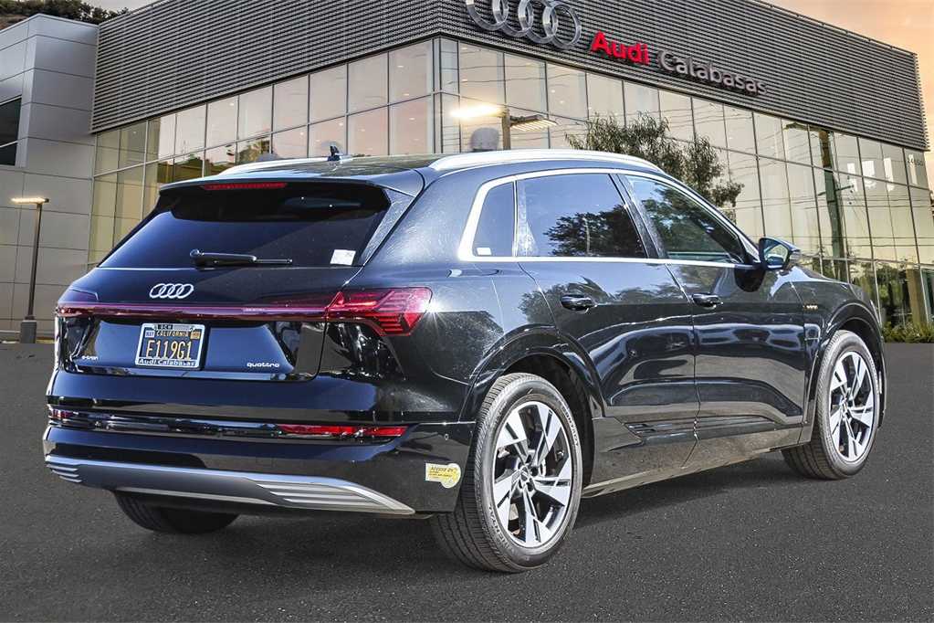 2022 Audi e-tron Premium Plus 4