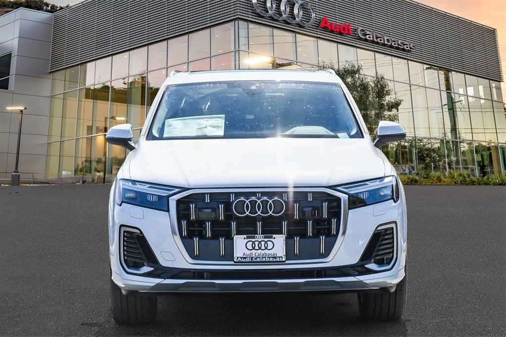 2025 Audi Q7 Premium Plus 2