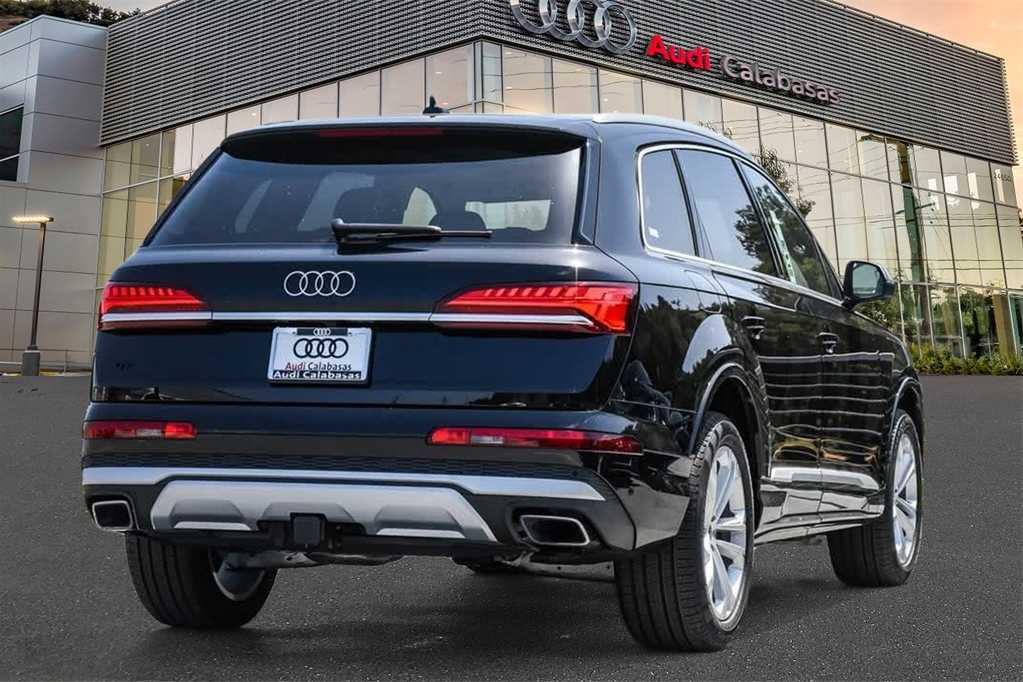 2025 Audi Q7 Premium Plus 4