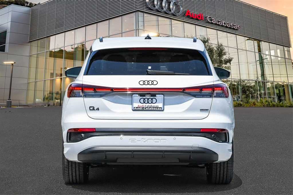 2024 Audi Q4 e-tron Premium Plus 5