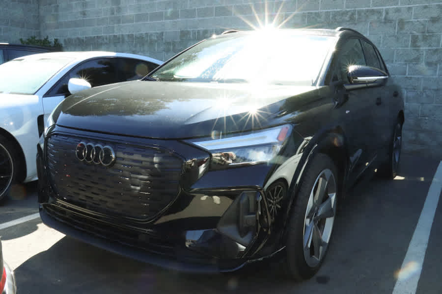 2025 Audi Q4 e-tron quattro Premium Plus 55