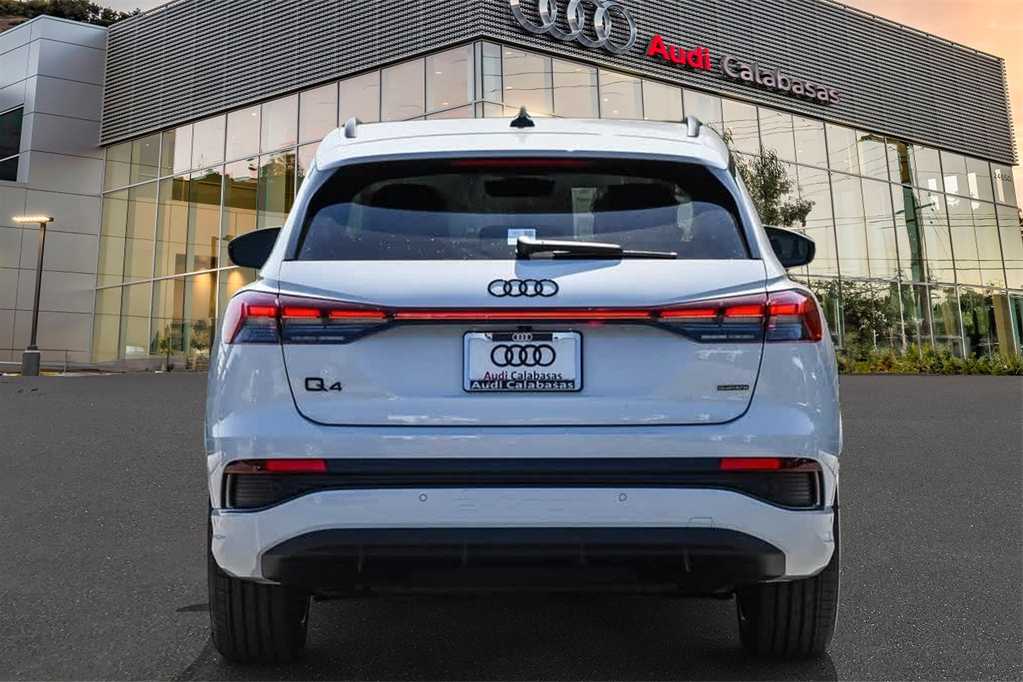 2024 Audi Q4 e-tron Premium Plus 5