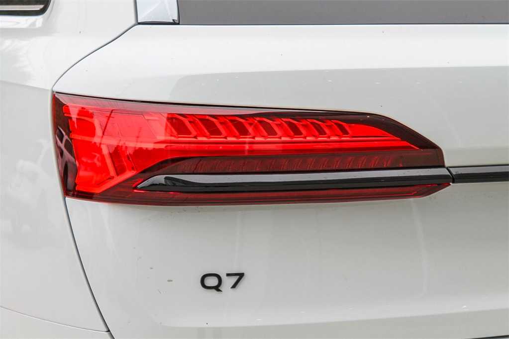 2025 Audi Q7 Premium Plus 7