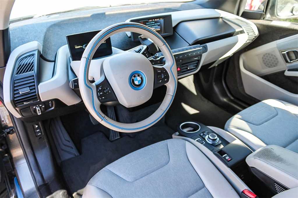 2015 BMW i3  12