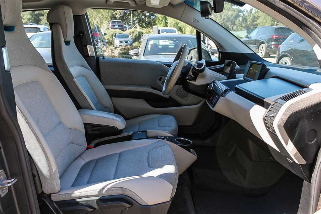 2015 BMW i3  18