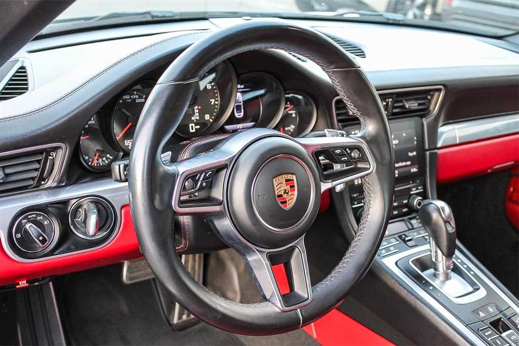 2018 Porsche 911 Carrera 4S 15