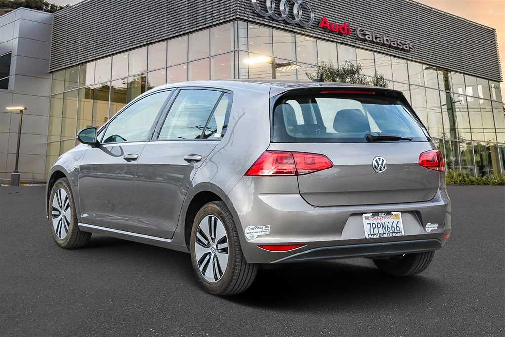 2016 Volkswagen e-Golf SE 6