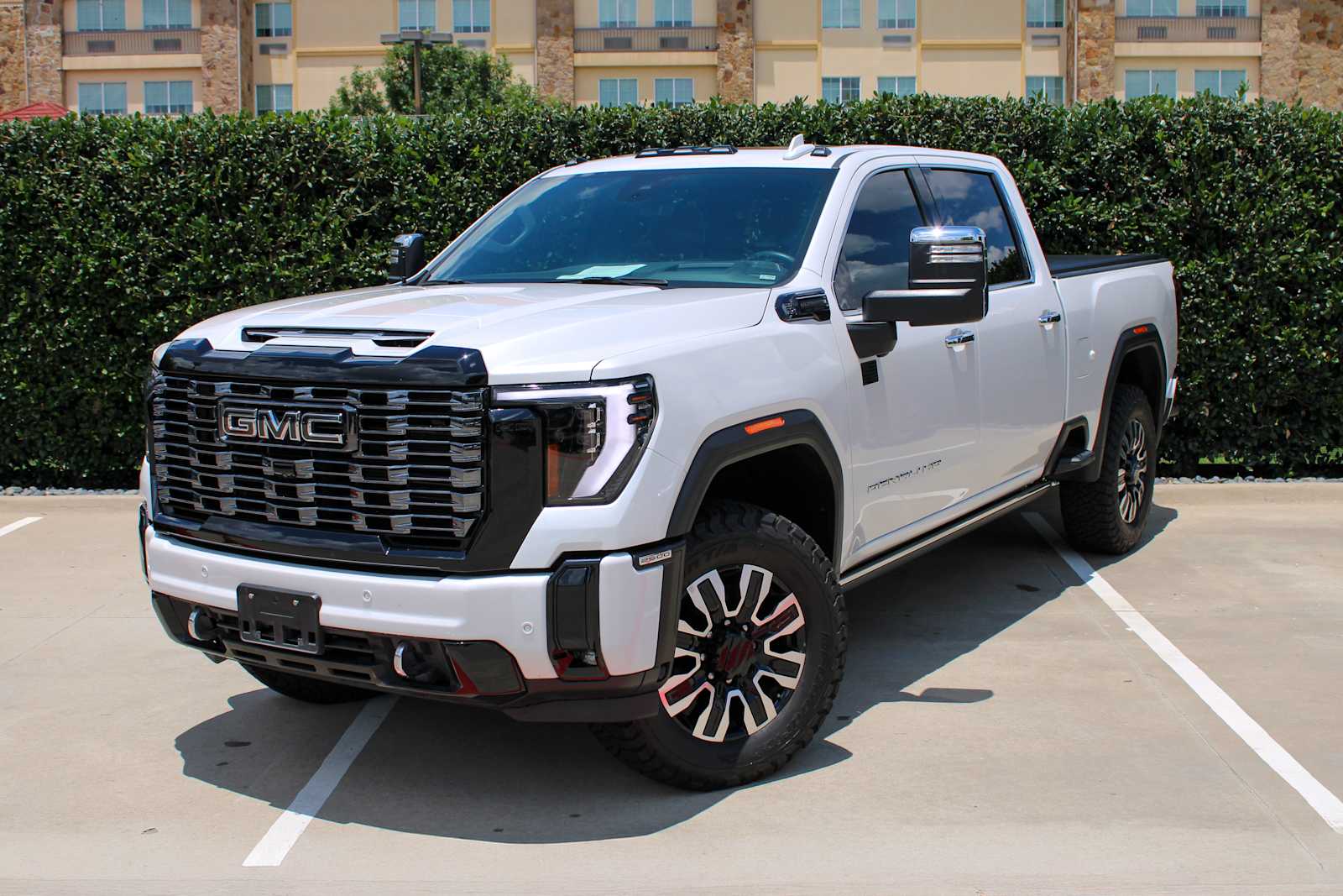 2025 GMC Sierra 4WD Crew Cab Long Box Denali Ultimate's photo