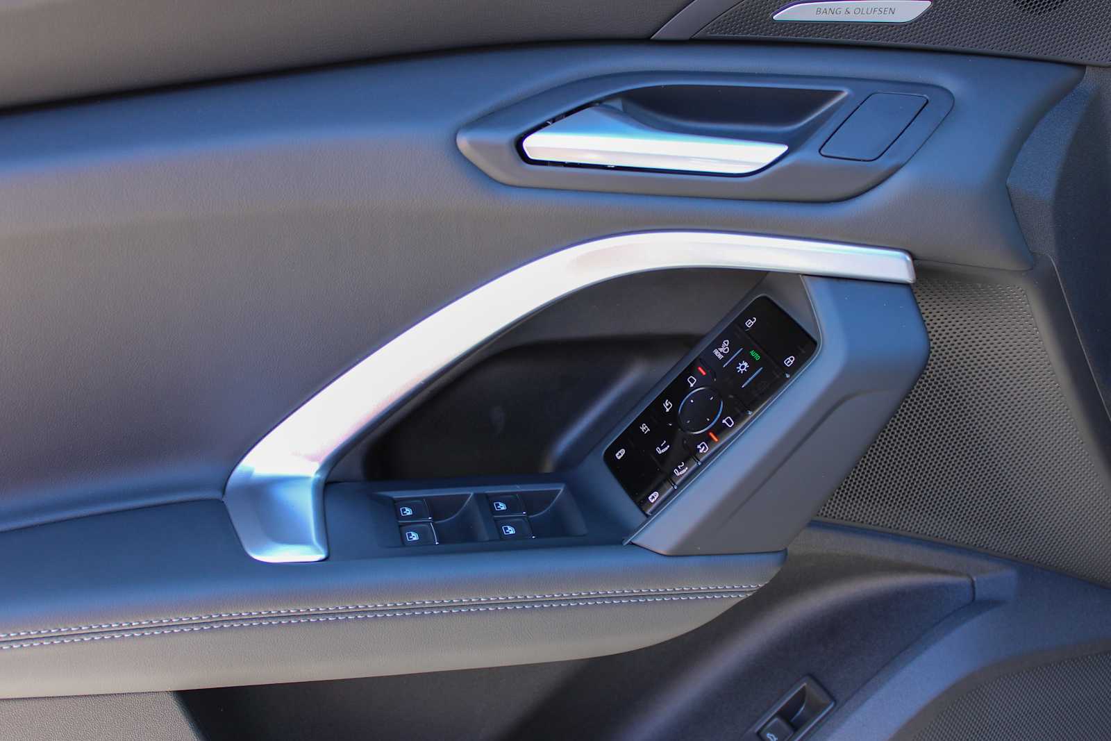 New 2026 MYTHOS BLACK Audi Premium Plus image 10