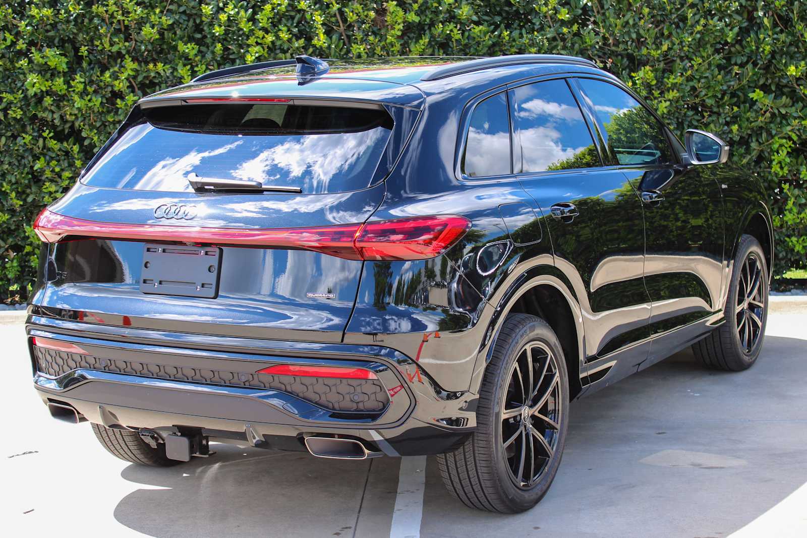 New 2026 MYTHOS BLACK Audi Premium Plus image 4