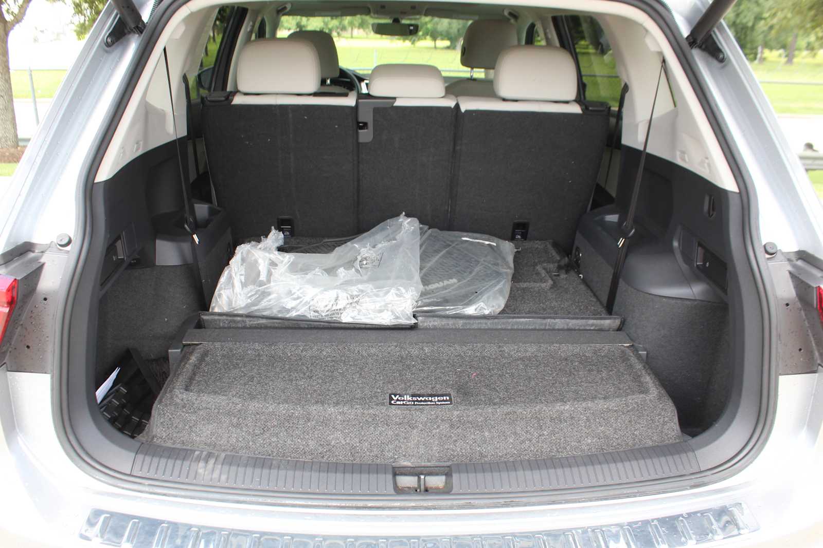 Used 2019 Pyrite Silver Metallic Volkswagen SEL image 31