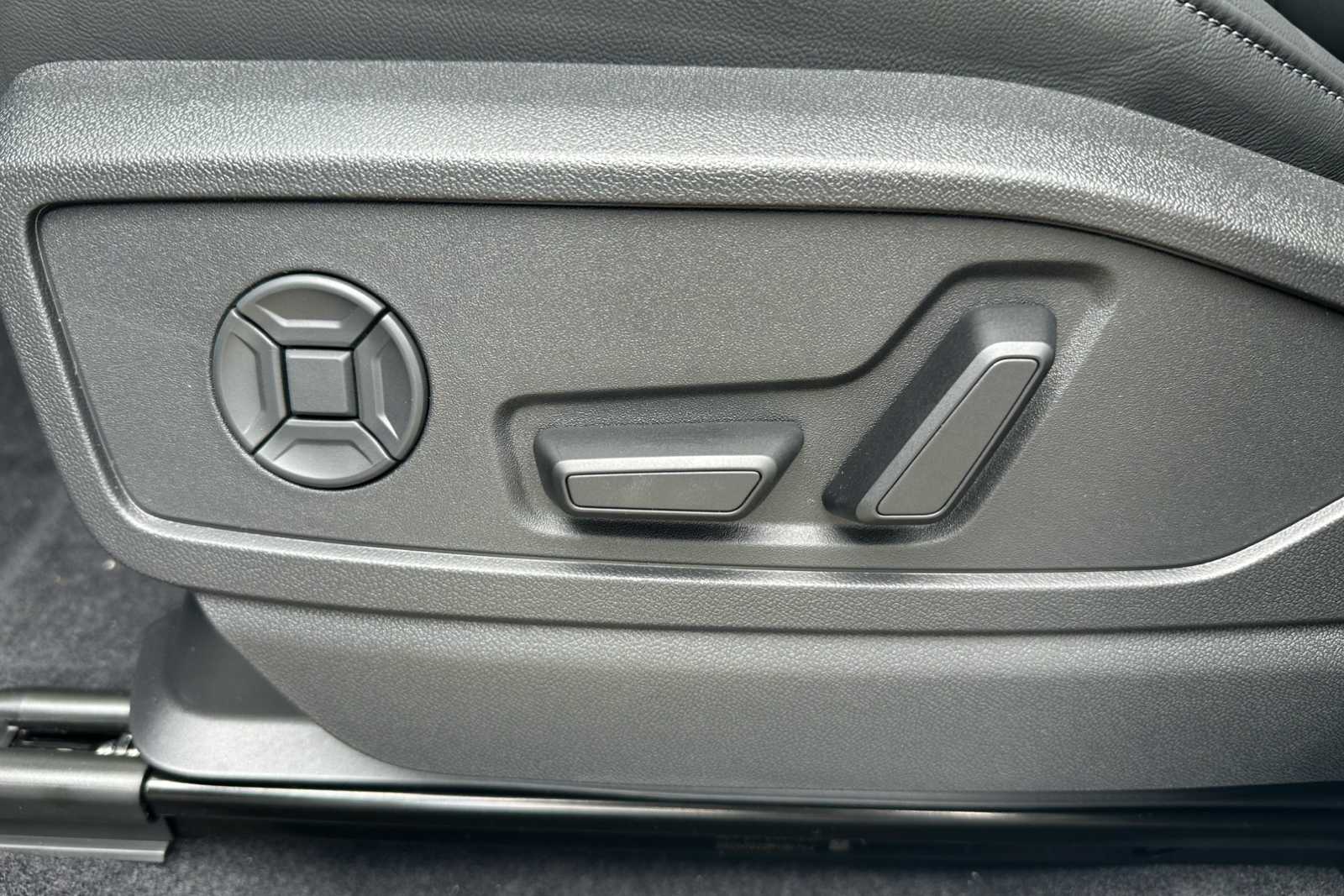 New 2026 Glacier White Metallic Audi Premium Plus image 17