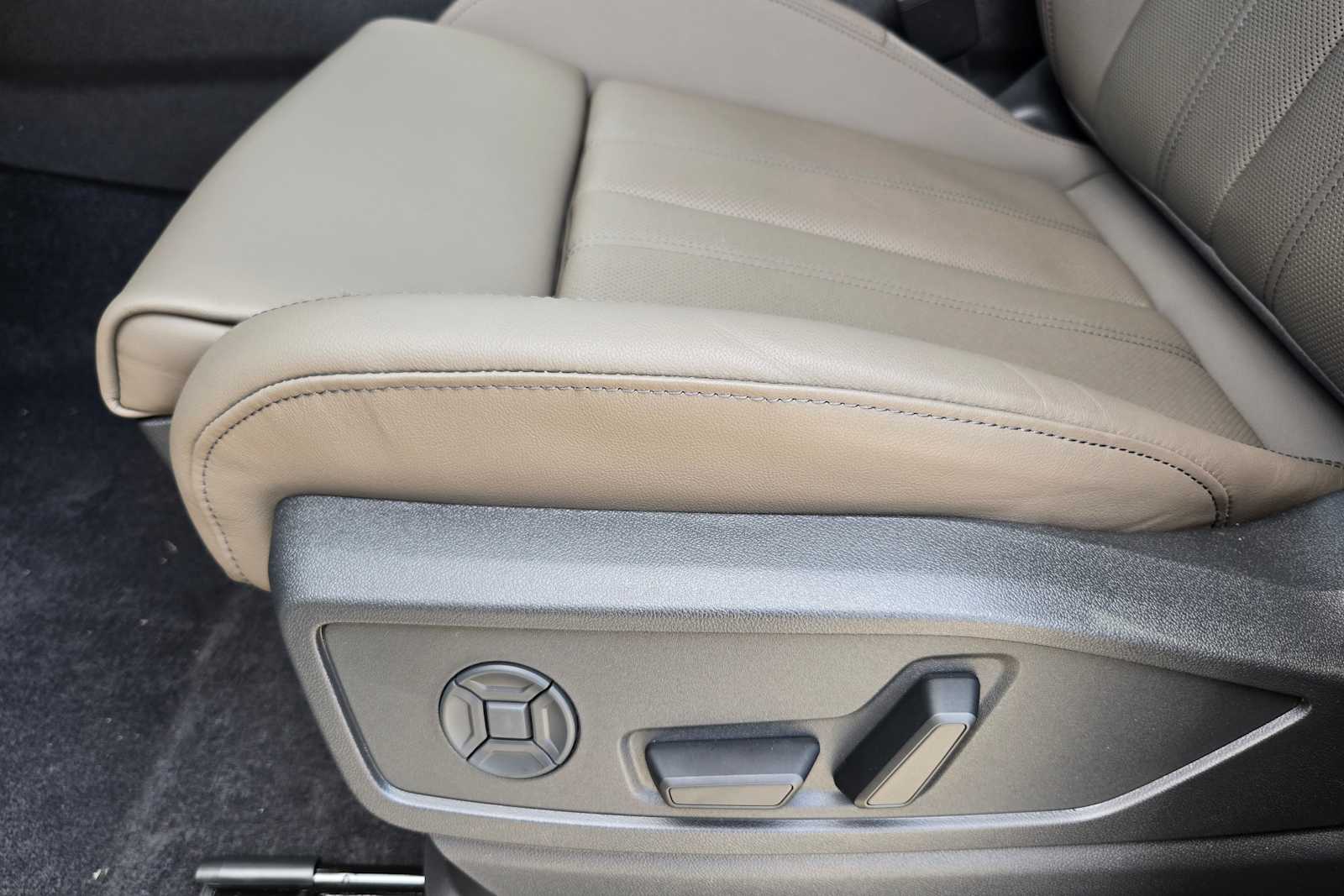 New 2026 GREEN Audi Premium Plus image 17