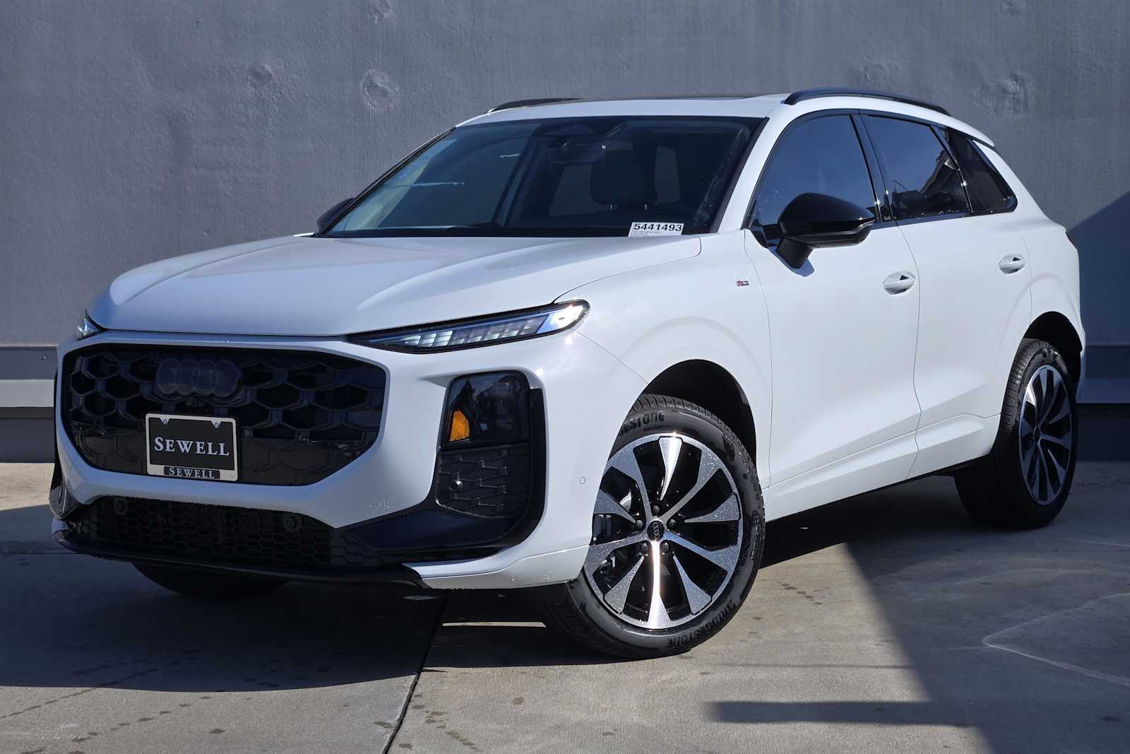 2026 Audi Q3 S line quattro's photo