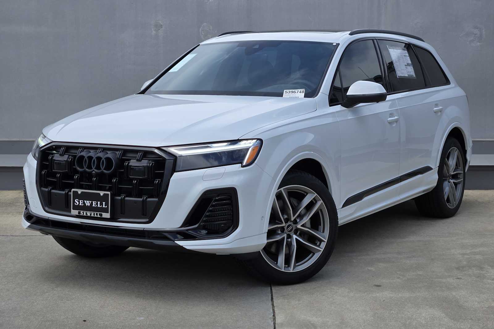 2026 Audi Q7 Premium