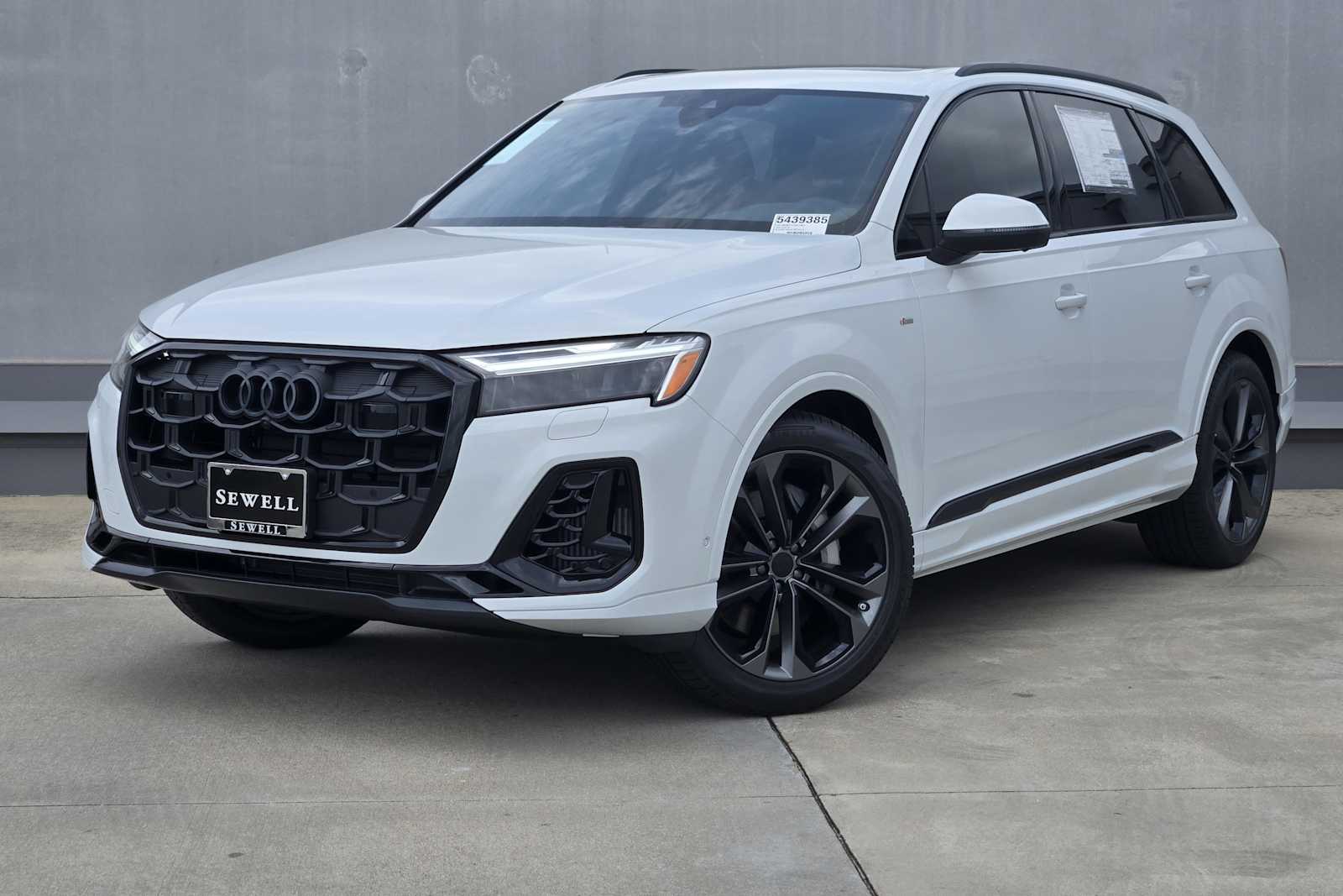 2026 Audi Q7 55 S Line Premium Plus quattro Tiptronic's photo