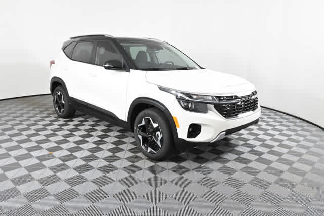 Clear White/Black Roof 2026 Kia Seltos S FWD SUV / Crossover Front-Wheel Drive Continuously Variable Transmission