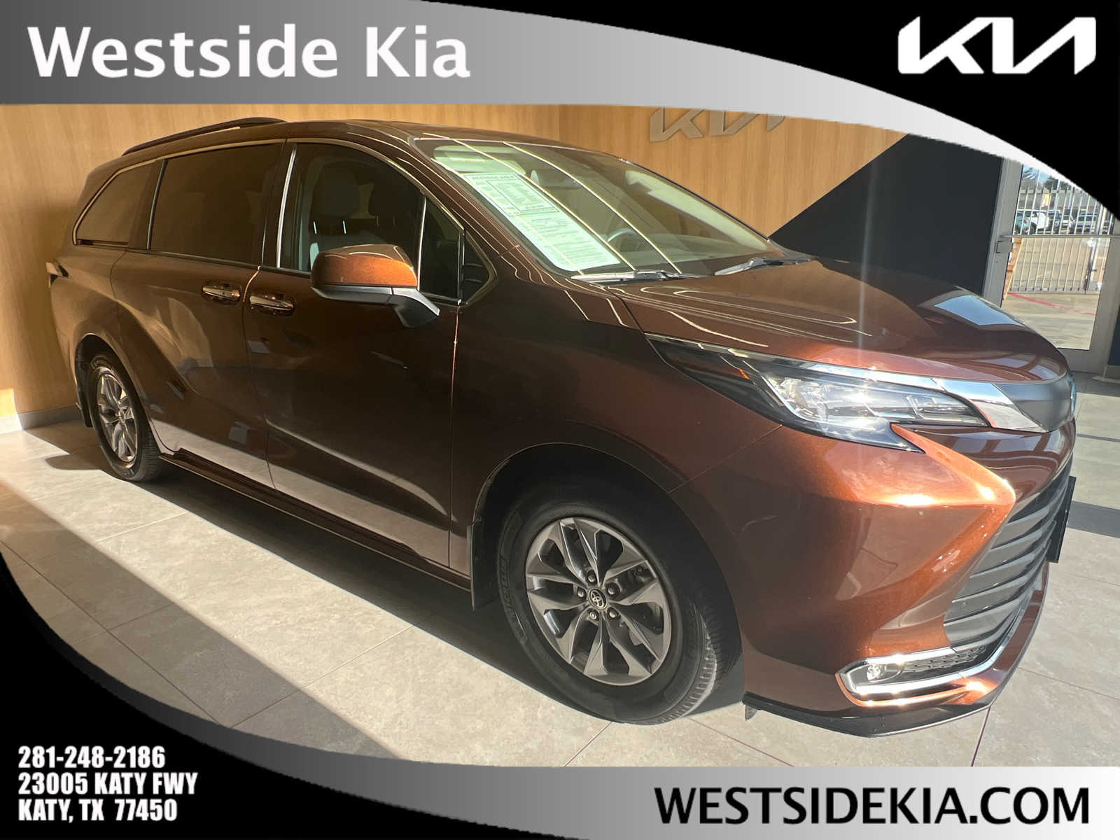 2022 Toyota Sienna XLE - 0
