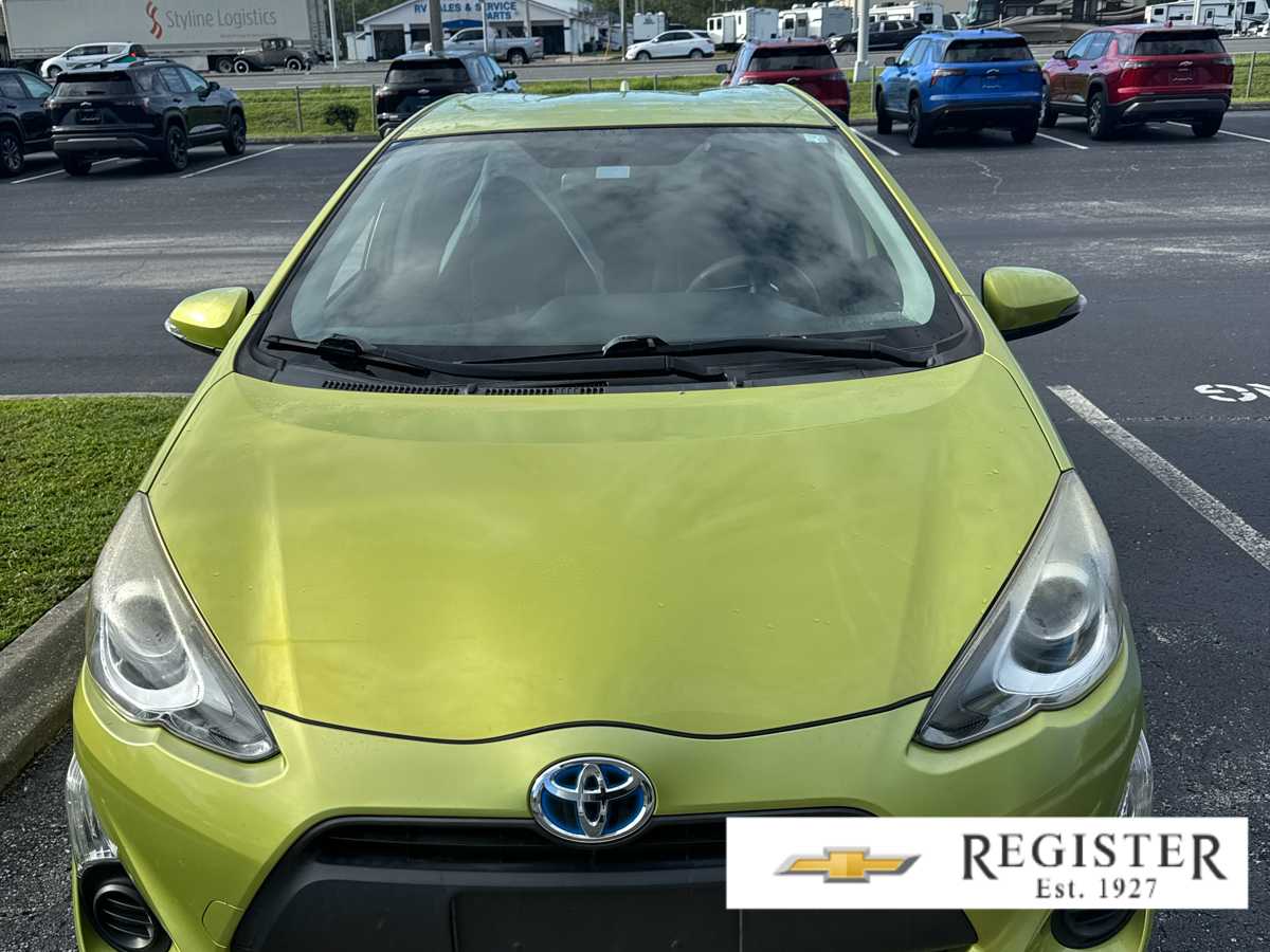 Green (Electric Lime Metallic) 2015 Toyota Prius c Hatchback Front-Wheel Drive Continuously Variable Transmission