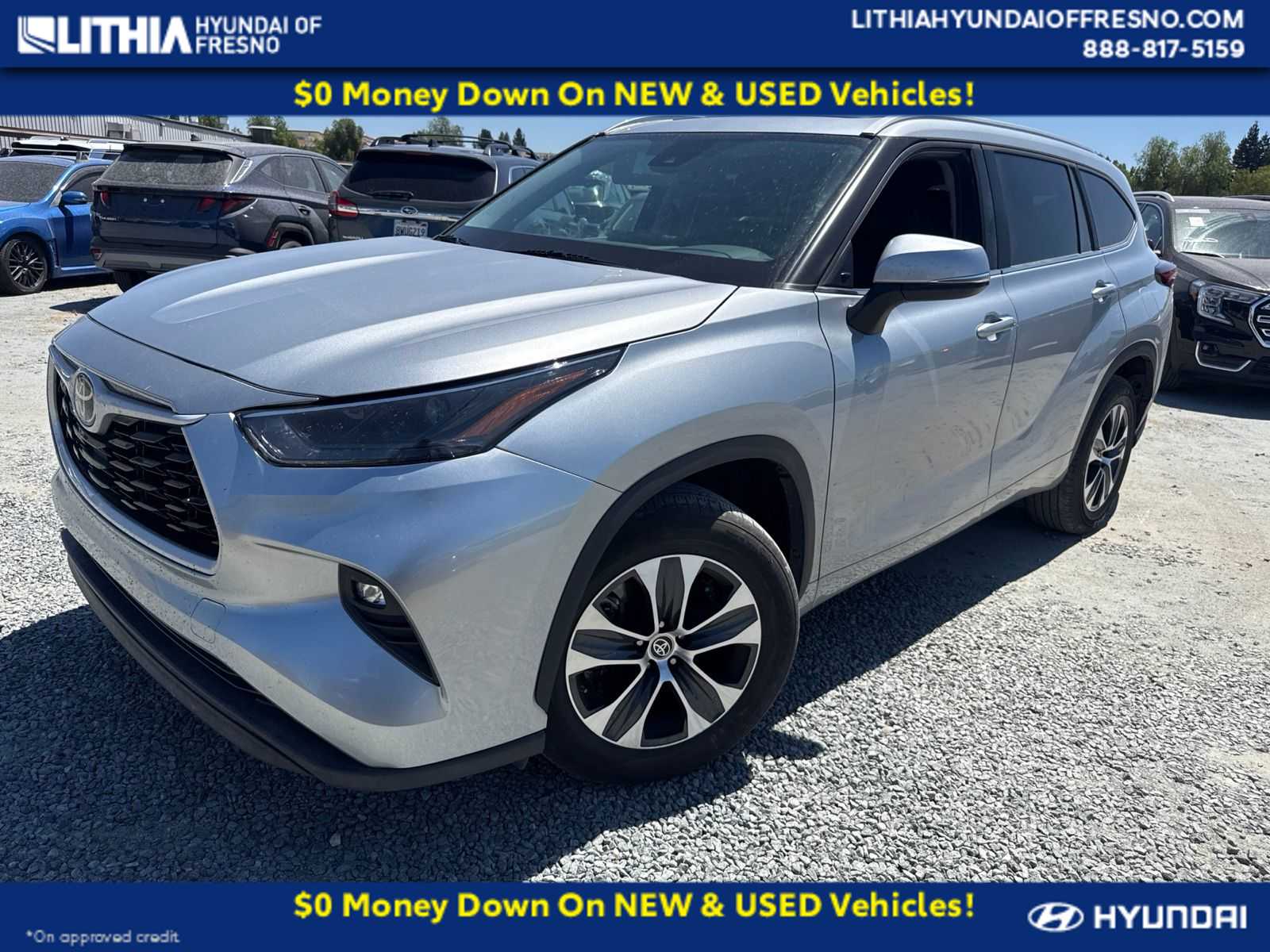 Celestial Silver Metallic 2023 Toyota Highlander SUV / Crossover Front-Wheel Drive 8-Speed Automatic