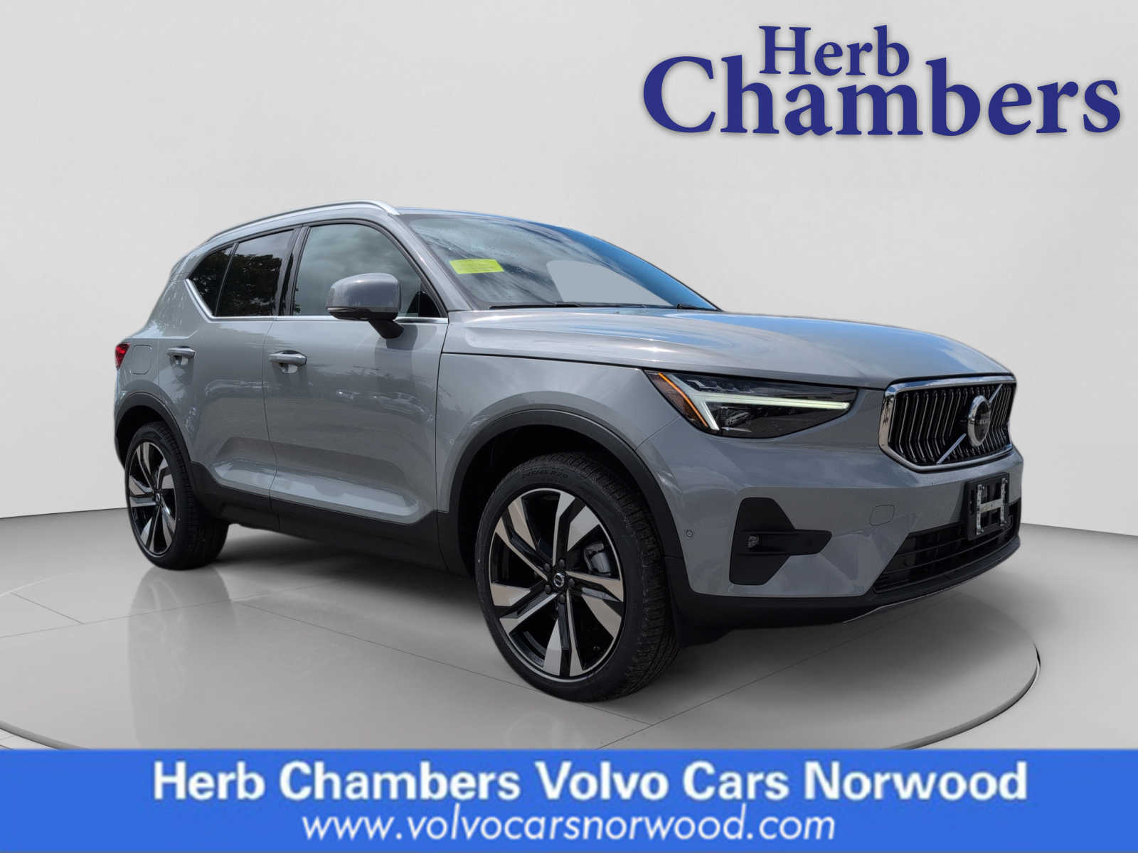 2025 Volvo XC40 Ultra's photo