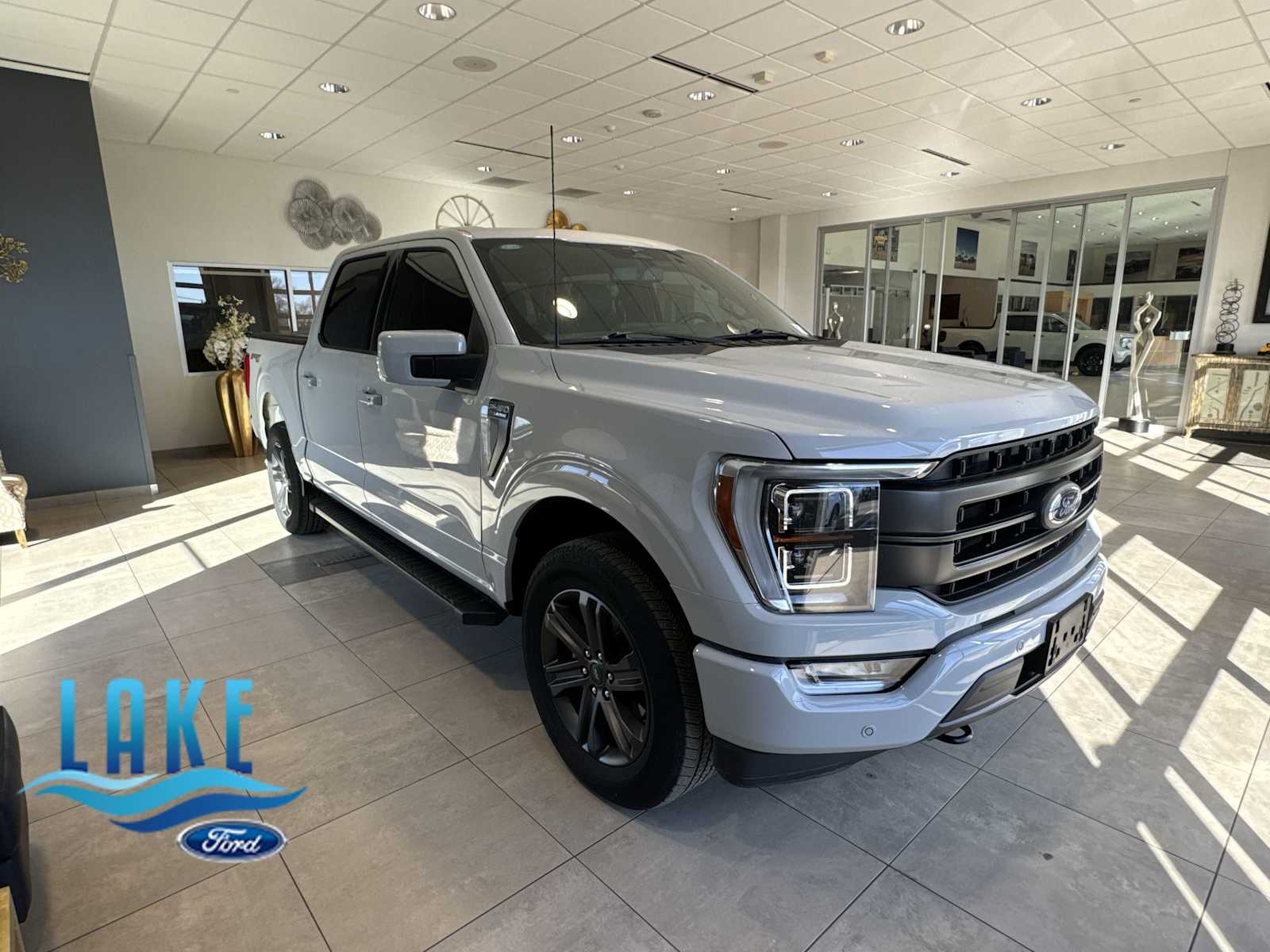2023 Ford F-150 Lariat SuperCrew 4WD
