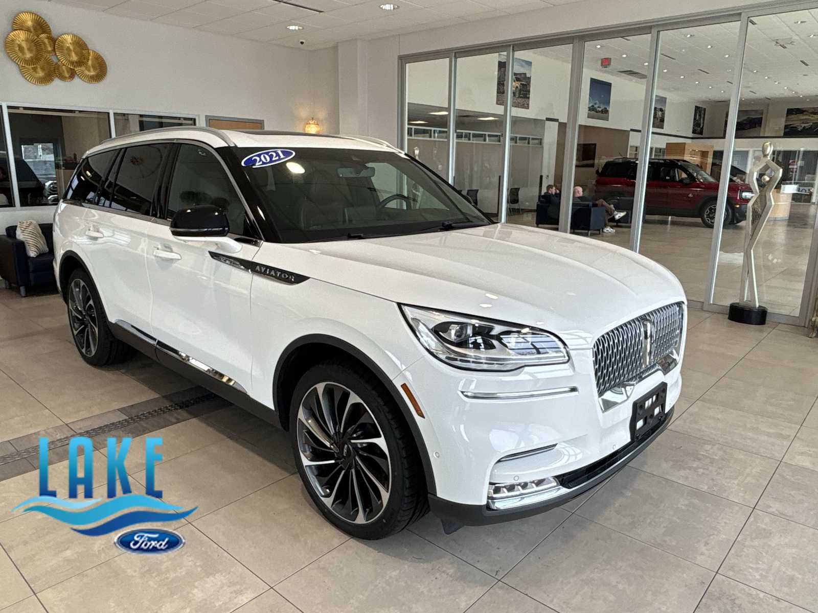 Pristine White 2021 Lincoln Aviator Reserve AWD SUV / Crossover All-Wheel Drive Automatic