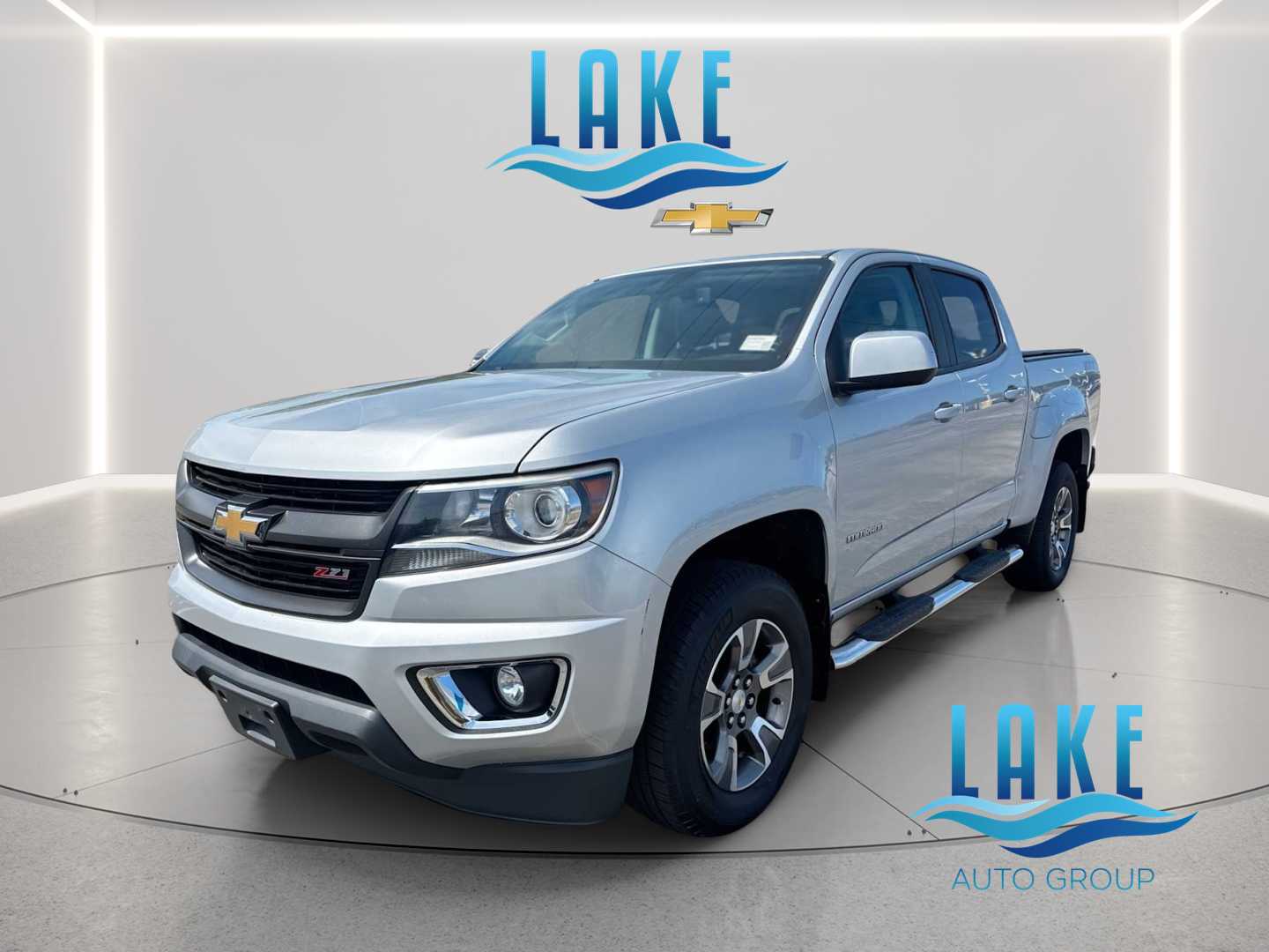 Silver Ice Metallic 2017 Chevrolet Colorado Pickup Truck Four-Wheel Drive 8-Speed Automatic