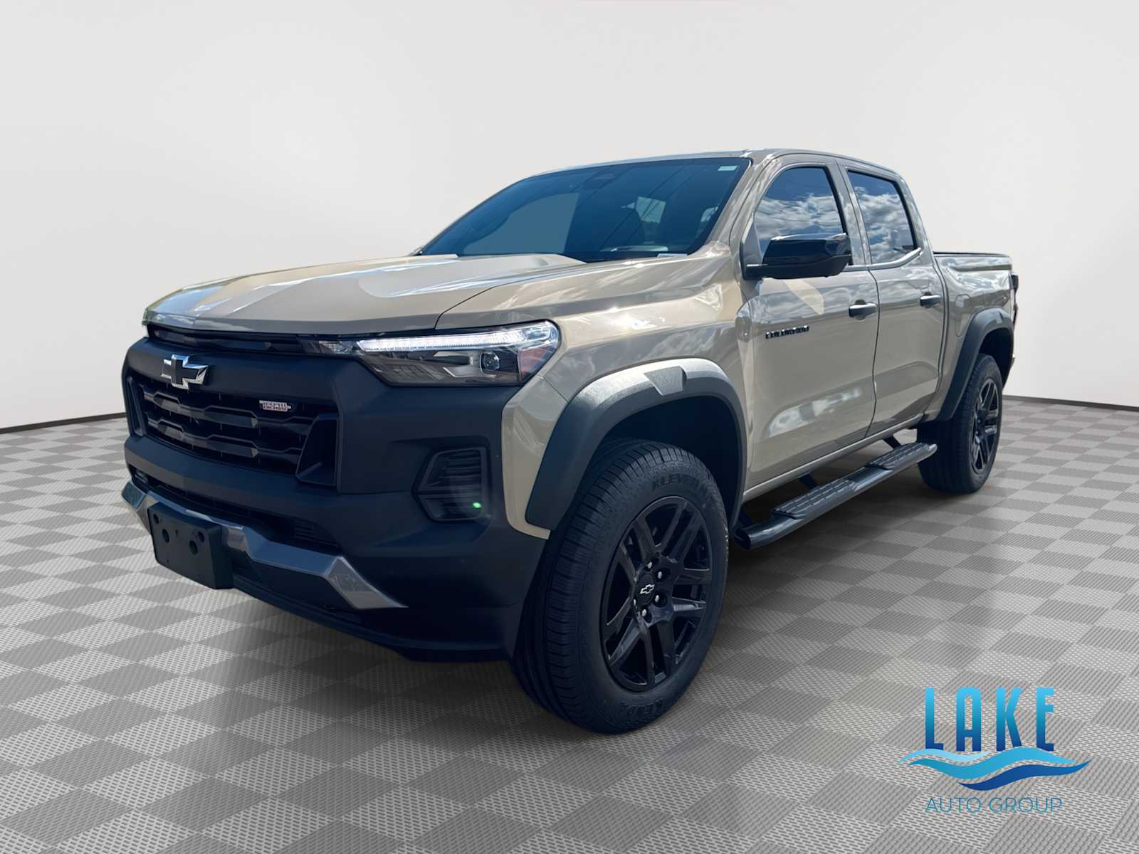 Sand Dune Metallic 2024 Chevrolet Colorado Trail Boss Crew Cab 4WD Pickup Truck Four-Wheel Drive 8-Speed Automatic