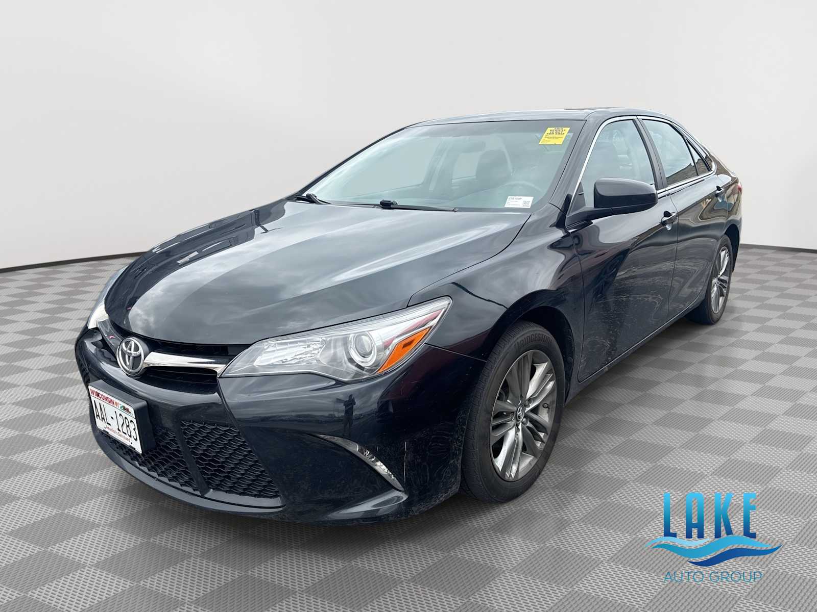 Midnight Black Metallic 2017 Toyota Camry SE Sedan Front-Wheel Drive 6-Speed Automatic