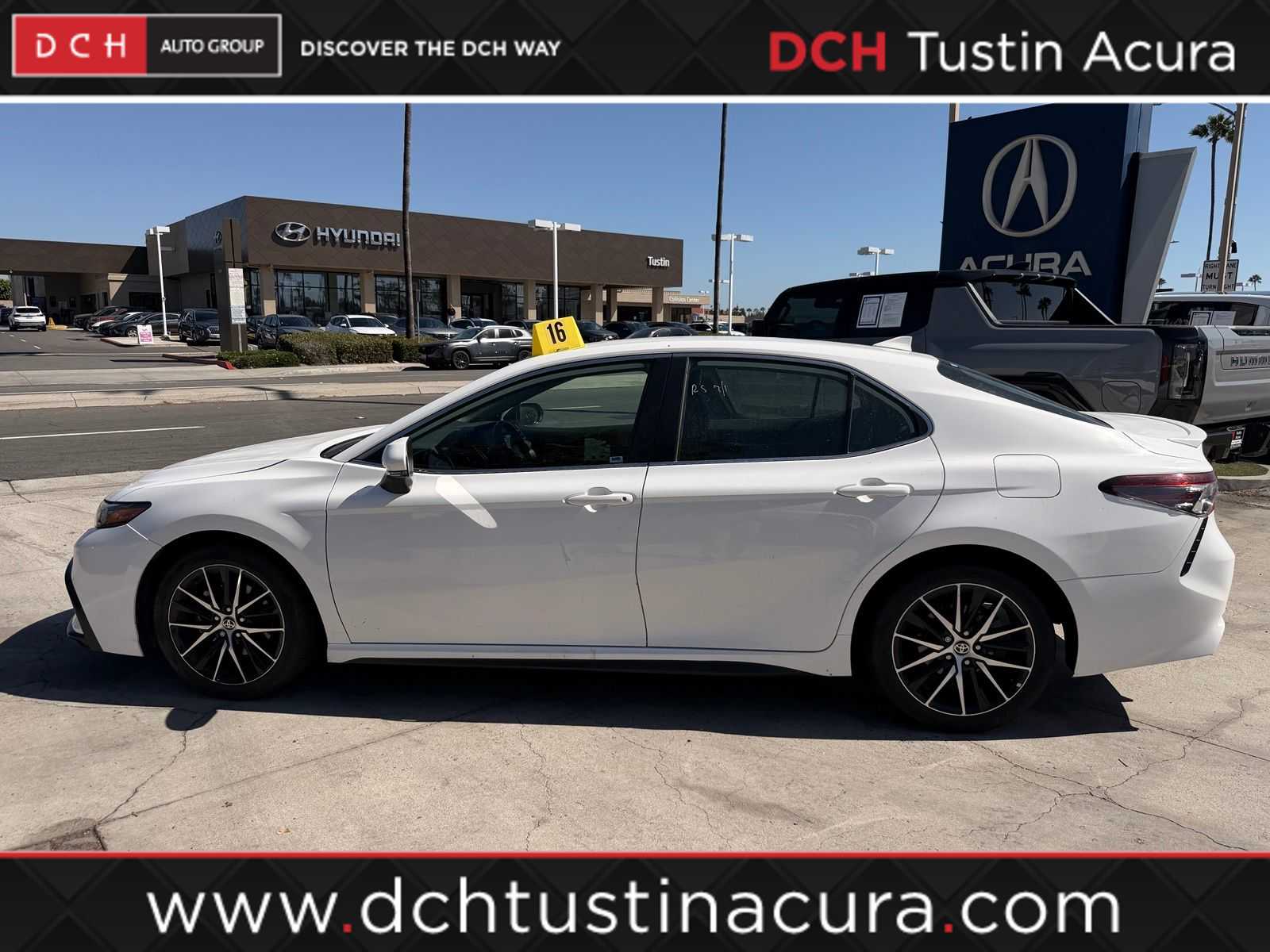2024 Toyota Camry SE
