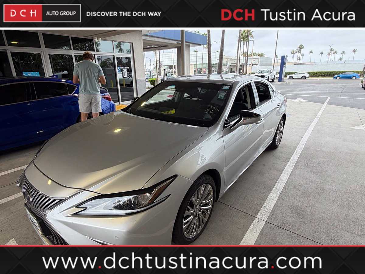 2020 Lexus ES 300h 