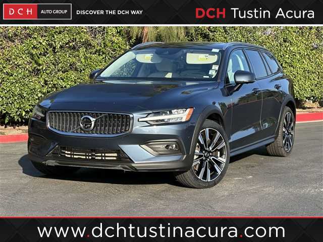 2021 Volvo V60 Cross Country 