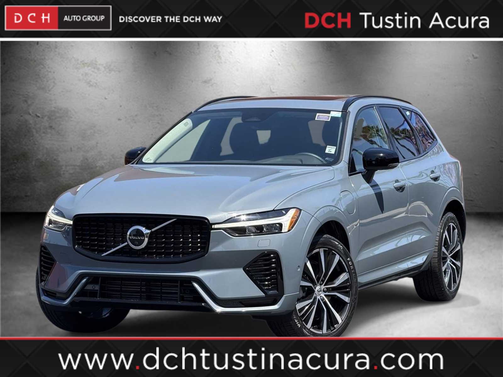 2023 Volvo XC60 Recharge Plug-In Hybrid Plus Dark Theme