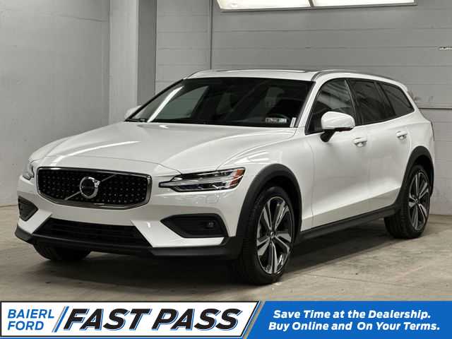 2025 Volvo V60 Cross Country B5 Plus AWD