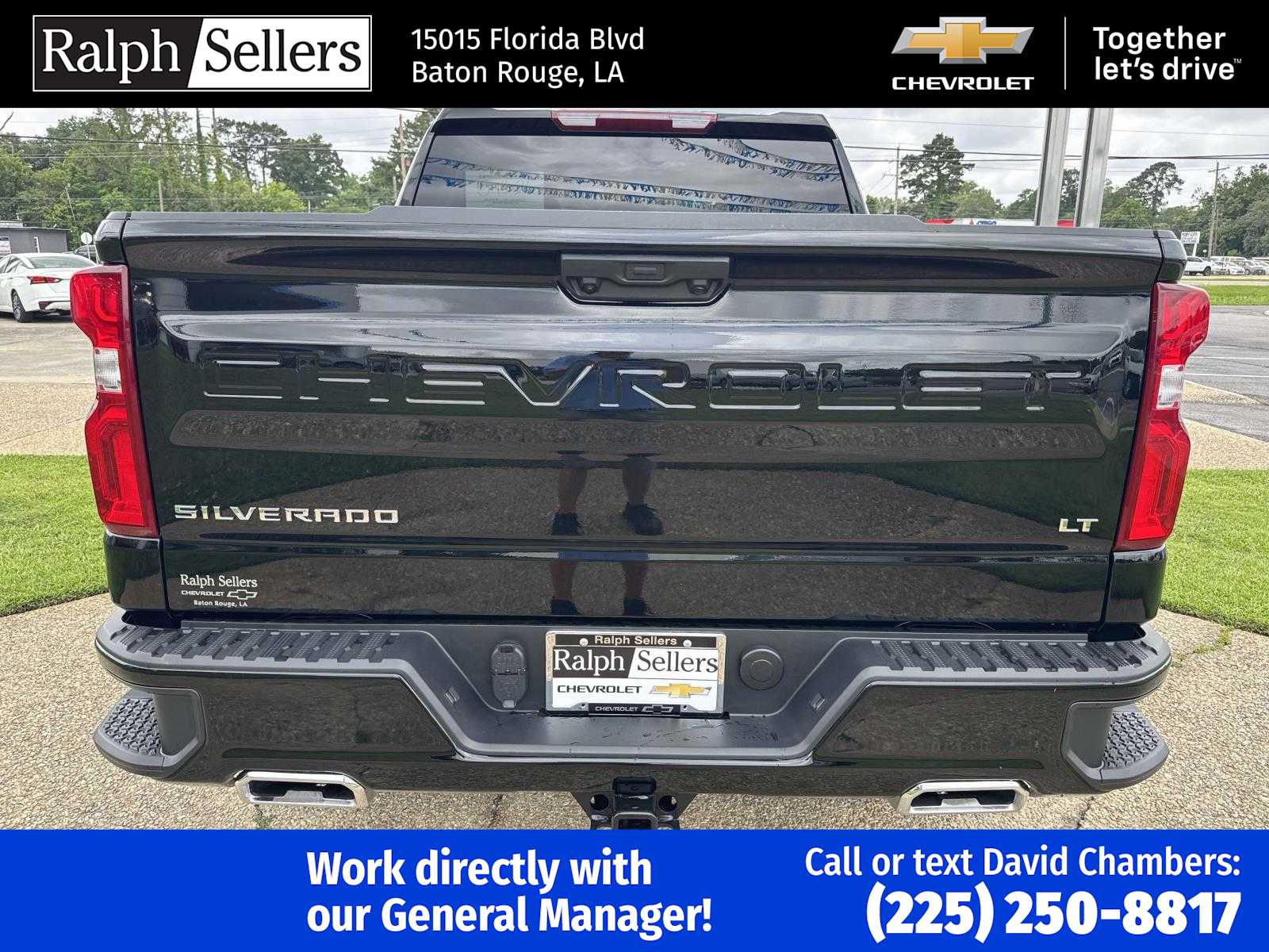 View vehicle photo 5