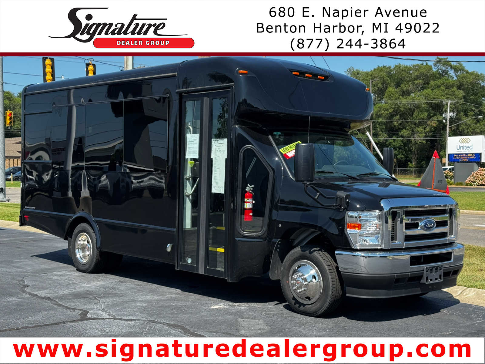 2025 Ford E-Series Chassis E-450 SD Stripped 158 DRW RWD