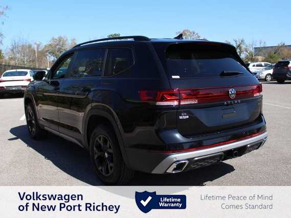 2024 Volkswagen Atlas 2.0T Peak Edition SE w/Technology