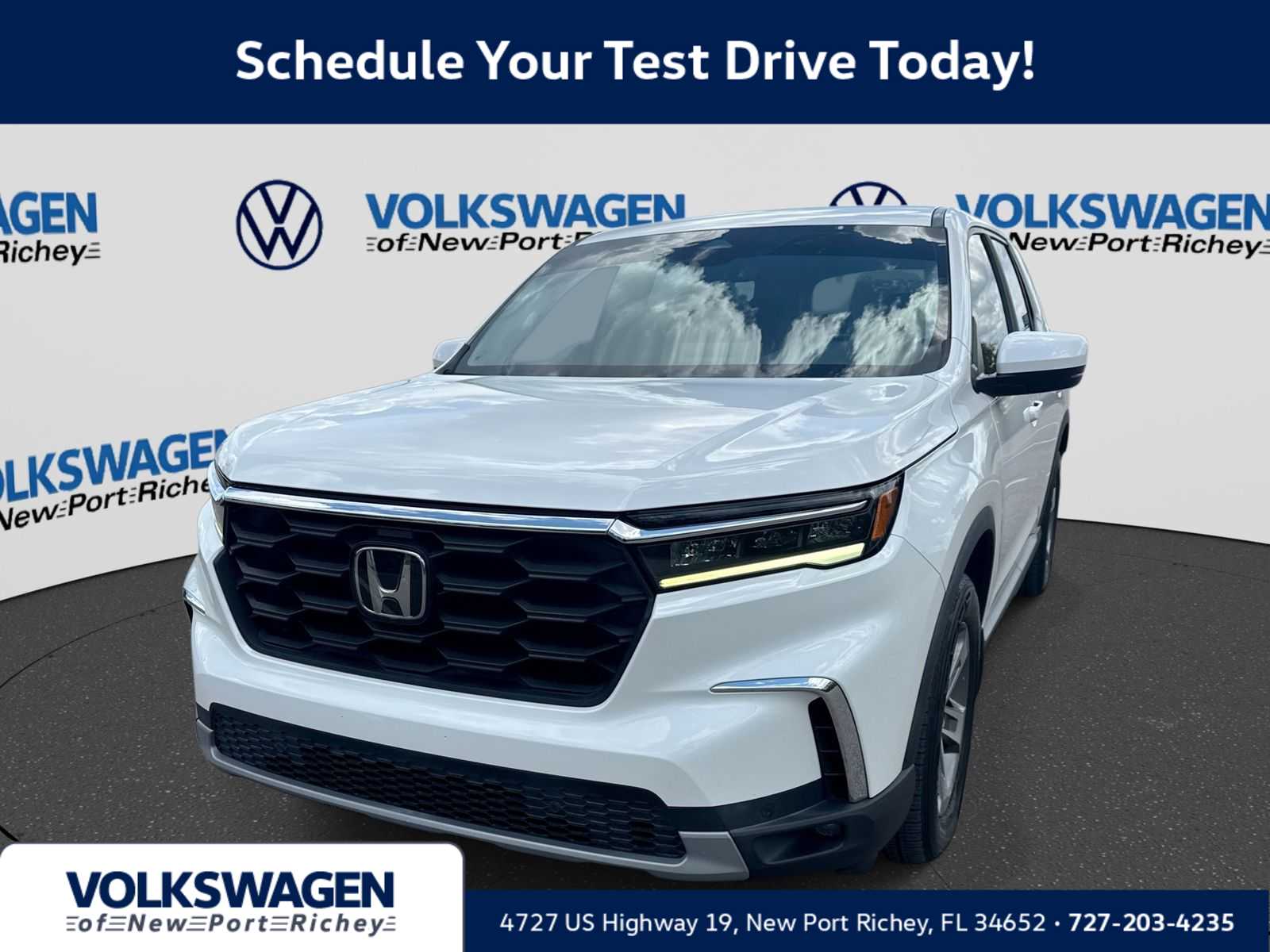 Platinum White Pearl 2023 Honda Pilot SUV / Crossover Front-Wheel Drive Automatic