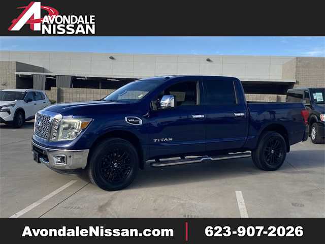 2017 Nissan Titan SL 4x4 Crew Cab 1