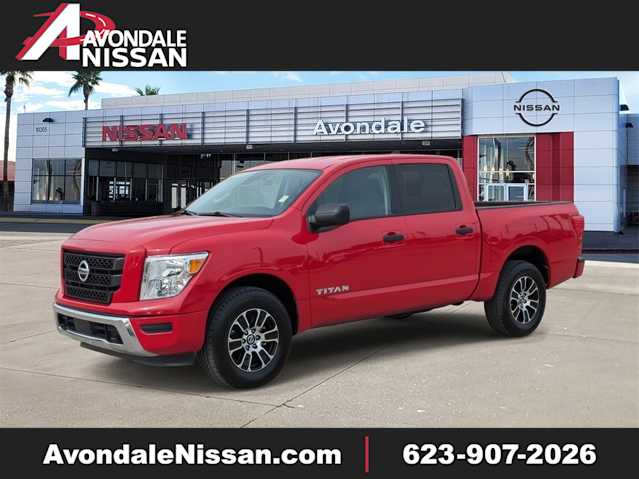 2022 Nissan Titan SV 4x4 Crew Cab 1